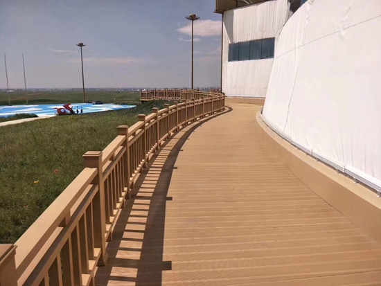 ������ľ����